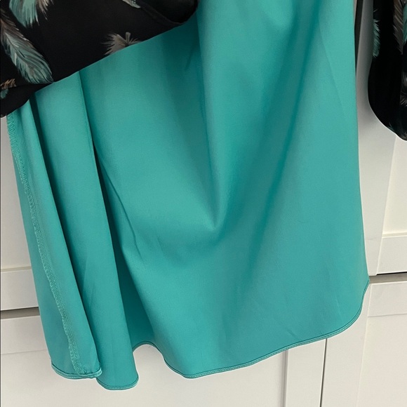 Meghan LA Black Feather Pattern Dress - Picture 4 of 4